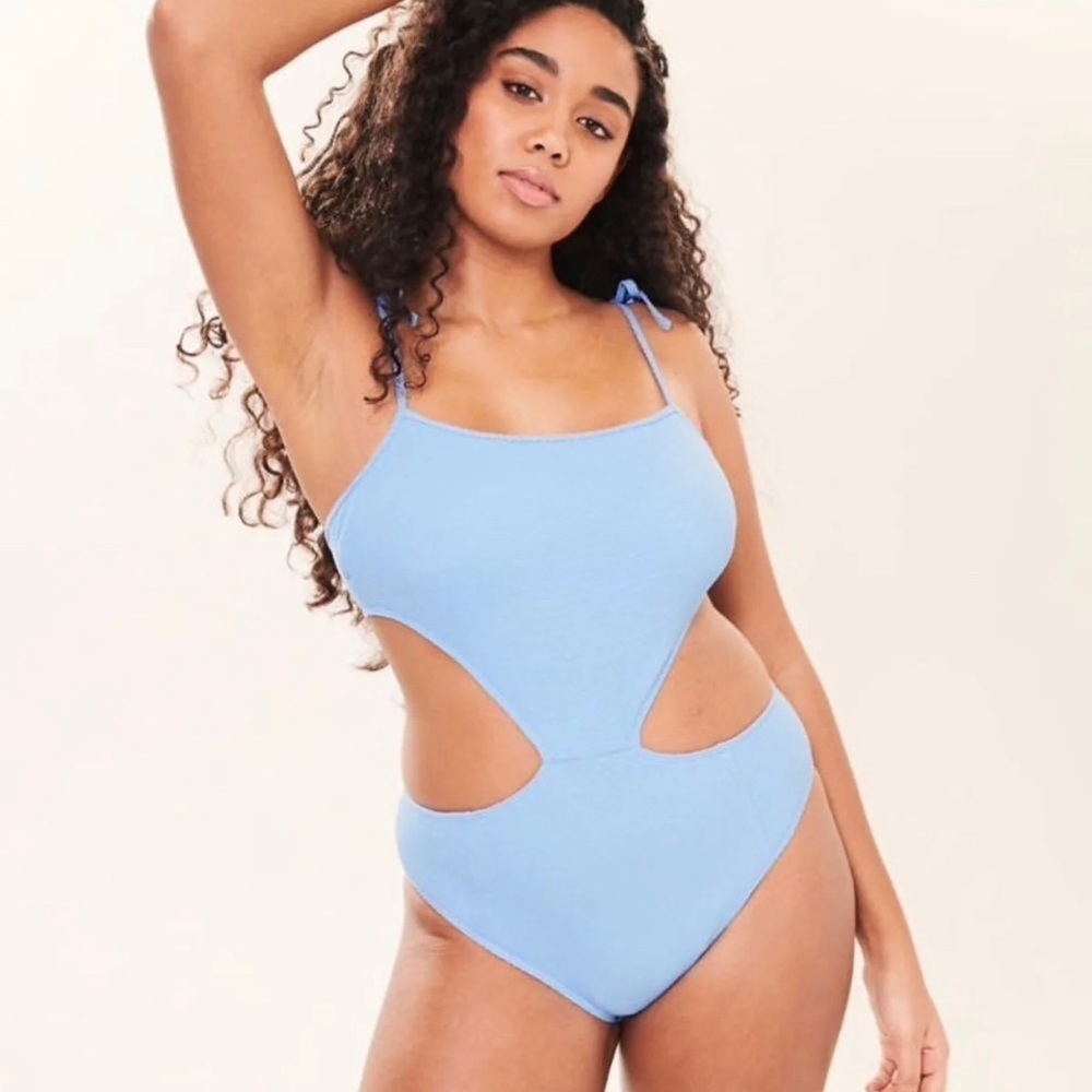 ABERCROMBIE | Cut Out One Piece